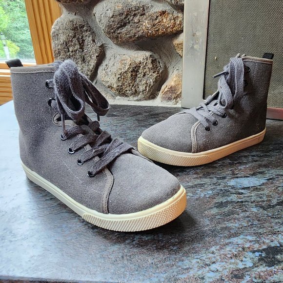 Cat & Jack Gray Canvas High-Top Sneakers Size 3 - Picture 1 of 16